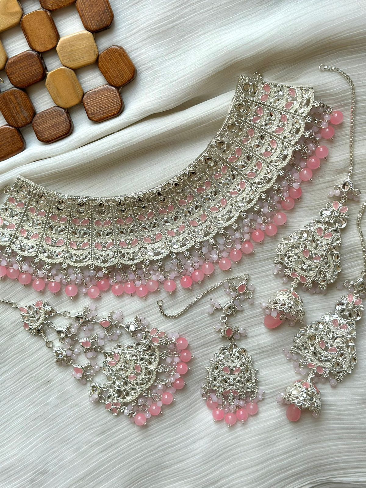 TRADITIONAL ANTIQUE STYLE KUNDAN NECKLACE SET