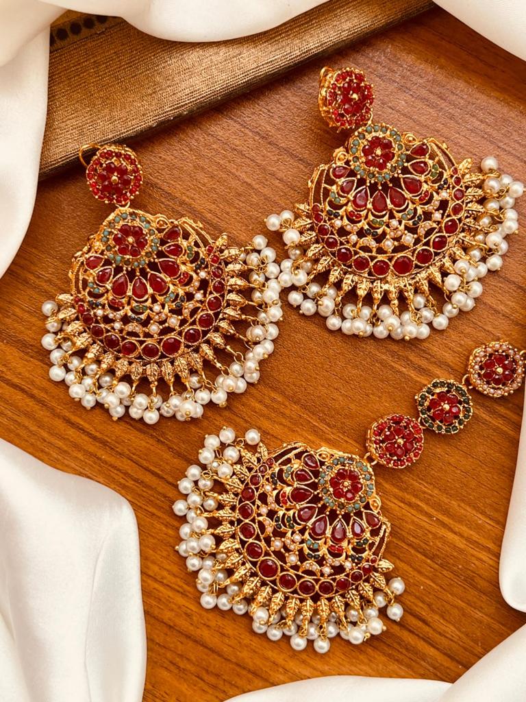 Palki Nauratan Earrings with Bindiya