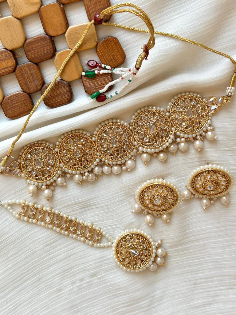 Stylish Pearl Necklace Set