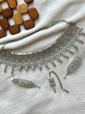 AD set with Earrings & Tika