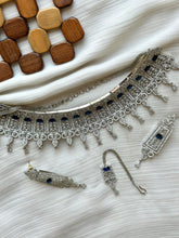 AD set with Earrings & Tika