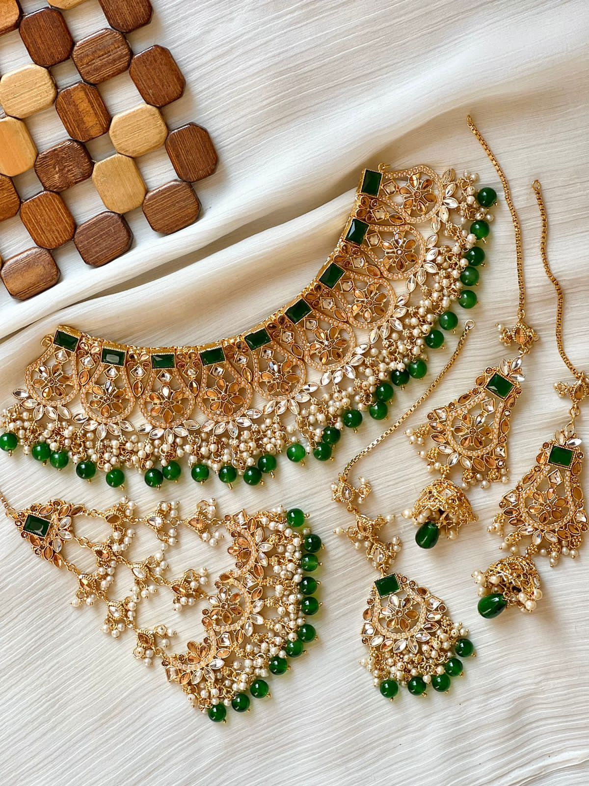 Kundan Set with Jhoomar & Bindiya