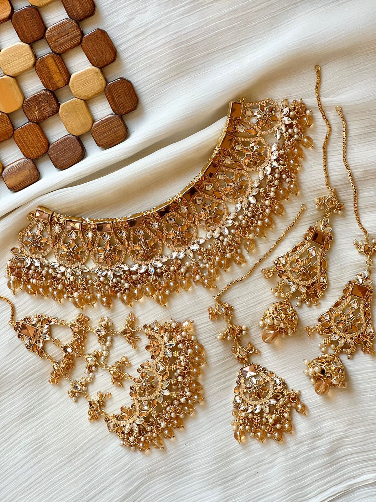 Kundan Set with Jhoomar & Bindiya